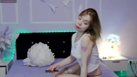 Snapshot of eli_luv chatting on March 6, 2:41 am Eli online show from March 6, 2:41 am