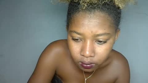 elia011 online show from January 11, 10:51 am