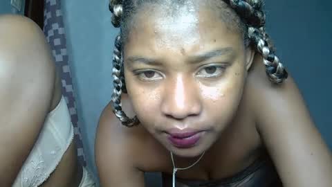 elia011 online show from January 19, 7:26 pm