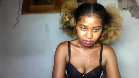 elia011 online show from January 26, 5:44 pm