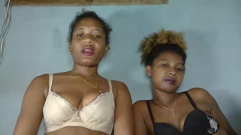 elia011 online show from February 2, 11:00 pm