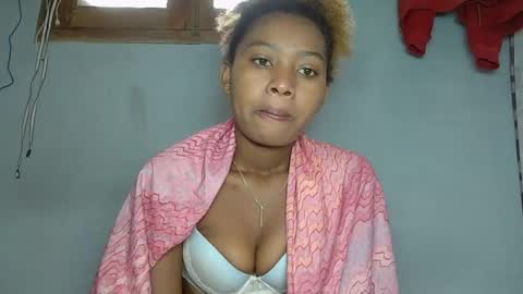 elia011 online show from February 5, 6:46 am