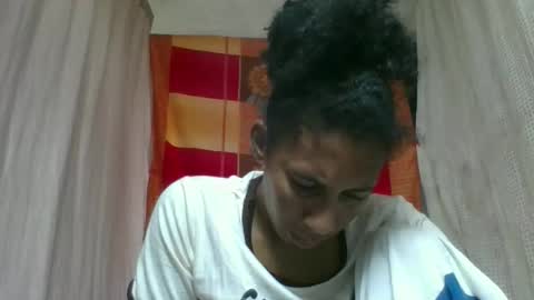 Snapshot of elia011 chatting on February 26, 7:40 am elia011 online show from February 26, 7:40 am