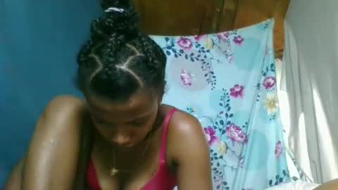 Snapshot of elia011 chatting on March 7, 7:27 am elia011 online show from March 7, 7:27 am