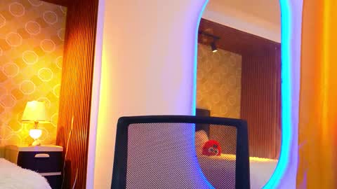 Elian online show from March 12, 6:03 pm