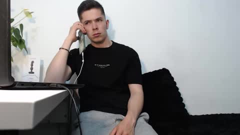 Elian online show from March 14, 10:59 pm