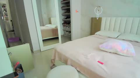 Snapshot of elianabort_ chatting on March 13, 12:56 pm Eliana Bort online show from March 13, 12:56 pm