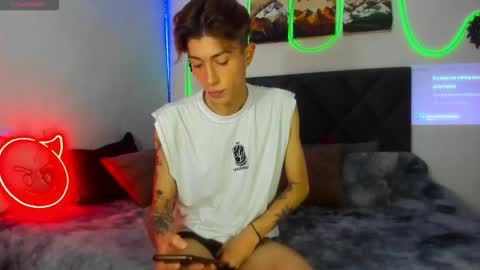 Snapshot of eliann_adam chatting on September 24, 7:33 am eliann_adam online show from September 24, 7:33 am