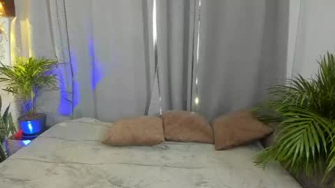 Snapshot of eliann_adam chatting on April 19, 1:54 pm eliann_adam online show from April 19, 1:54 pm