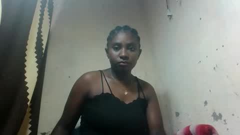 Snapshot of eliannee chatting on December 19, 6:53 am eliannee online show from December 19, 6:53 am