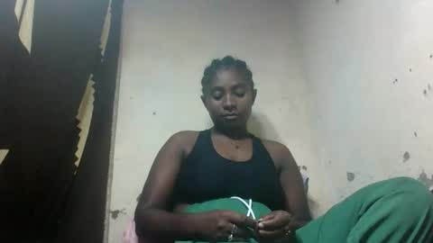 Snapshot of eliannee chatting on December 22, 9:17 am eliannee online show from December 22, 9:17 am