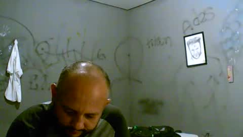 Snapshot of eliasseth chatting on April 5, 7:16 am eliasseth online show from April 5, 7:16 am