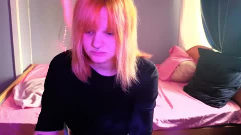 elieiza_xo online show from May 5, 9:28 am