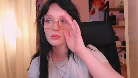 Ellie online show from October 2, 5:14 am