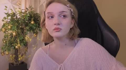 Ellie online show from December 18, 5:24 am