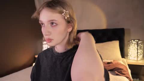 Ellie online show from February 19, 5:14 am