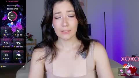 eliiih_ online show from October 2, 2:51 am