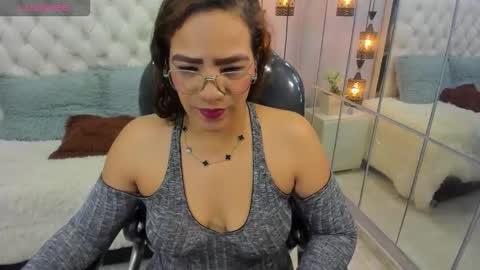 Snapshot of eliimar_ chatting on March 26, 10:59 pm ELIMAR online show from March 26, 10:59 pm