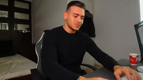 Snapshot of elijahthorne chatting on January 10, 8:38 am ElijahThorne online show from January 10, 8:38 am