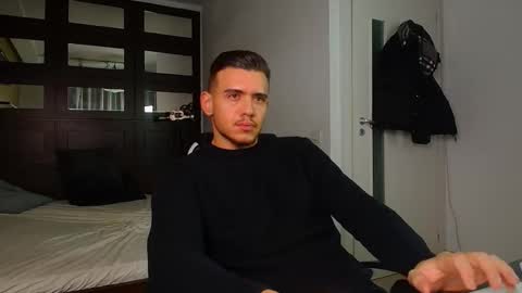 Snapshot of elijahthorne chatting on January 12, 5:34 am ElijahThorne online show from January 12, 5:34 am