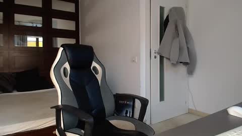 Snapshot of elijahthorne chatting on February 3, 6:40 am ElijahThorne online show from February 3, 6:40 am