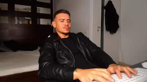 Snapshot of elijahthorne chatting on February 13, 5:58 am ElijahThorne online show from February 13, 5:58 am