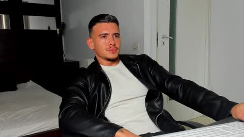 ElijahThorne online show from March 26, 7:14 am