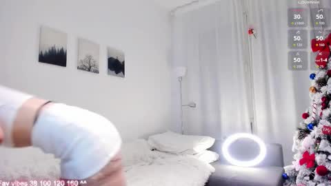 Hey Im Elizzi. Lets have fun and enjoy together  online show from December 15, 4:17 am