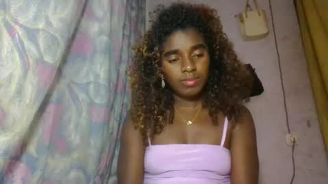elina981 online show from May 7, 7:08 pm