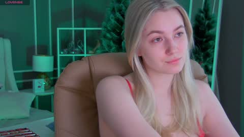 Elina online show from December 12, 1:10 am
