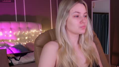 Elina online show from February 9, 1:00 am