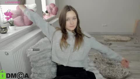 elina_x online show from April 1, 6:03 am