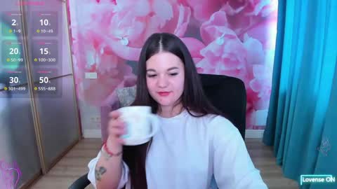 ElinaMils online show from May 16, 6:43 am
