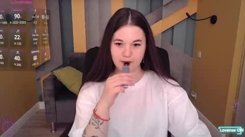 ElinaMils online show from May 19, 5:58 am