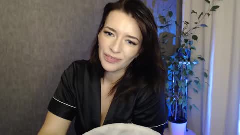 Snapshot of elinapretty chatting on December 21, 3:47 am Elina online show from December 21, 3:47 am