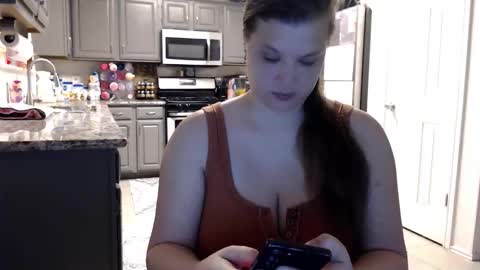 ElinaReign   online show from June 6, 4:06 am