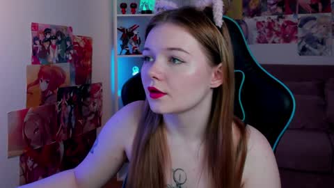 Snapshot of elinavale chatting on April 2, 5:21 pm elinavale online show from April 2, 5:21 pm