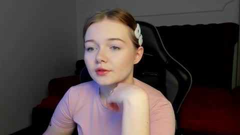 Snapshot of elinavale chatting on April 5, 5:04 am elinavale online show from April 5, 5:04 am