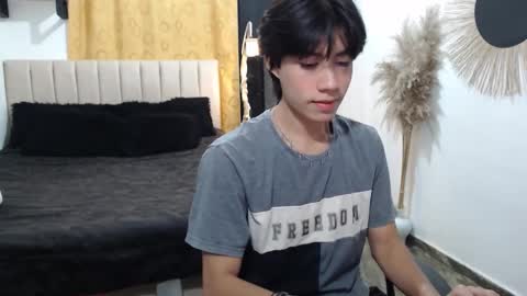 Snapshot of elio_collem chatting on March 16, 4:07 am ELIO online show from March 16, 4:07 am