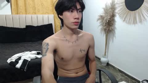 Snapshot of elio_collem chatting on March 19, 4:49 am ELIO online show from March 19, 4:49 am