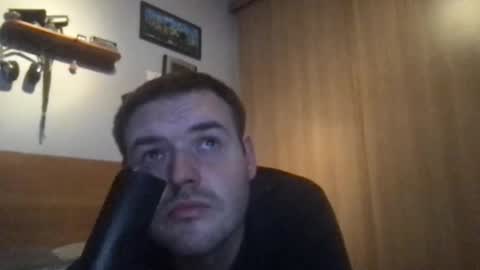 Snapshot of eliot26 chatting on December 1, 8:53 pm e26 online show from December 1, 8:53 pm