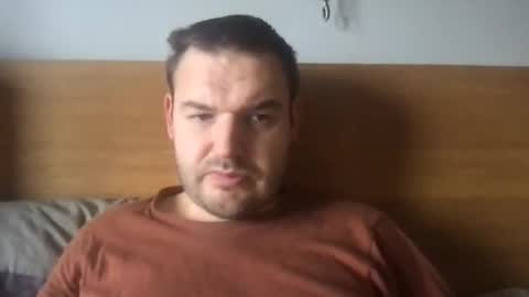 Snapshot of eliot26 chatting on December 4, 10:24 am e26 online show from December 4, 10:24 am