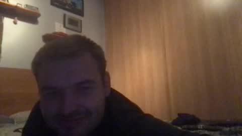 Snapshot of eliot26 chatting on December 4, 6:39 pm e26 online show from December 4, 6:39 pm