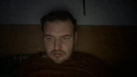 Snapshot of eliot26 chatting on December 8, 9:41 pm e26 online show from December 8, 9:41 pm