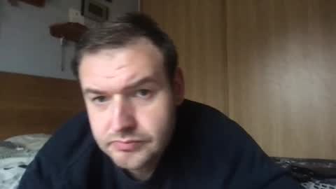 Snapshot of eliot26 chatting on December 16, 1:22 pm e26 online show from December 16, 1:22 pm