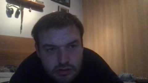 Snapshot of eliot26 chatting on December 25, 7:02 pm e26 online show from December 25, 7:02 pm