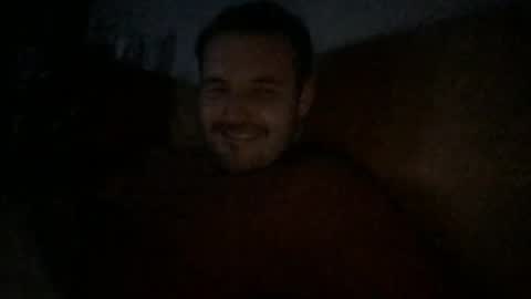Snapshot of eliot26 chatting on December 25, 10:27 pm e26 online show from December 25, 10:27 pm