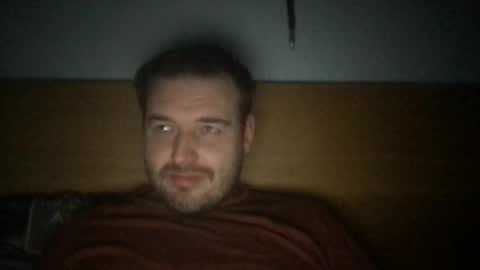 Snapshot of eliot26 chatting on December 29, 9:52 pm e26 online show from December 29, 9:52 pm