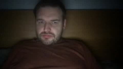 Snapshot of eliot26 chatting on January 1, 1:04 am e26 online show from January 1, 1:04 am
