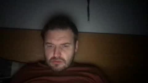 Snapshot of eliot26 chatting on January 4, 12:37 am e26 online show from January 4, 12:37 am